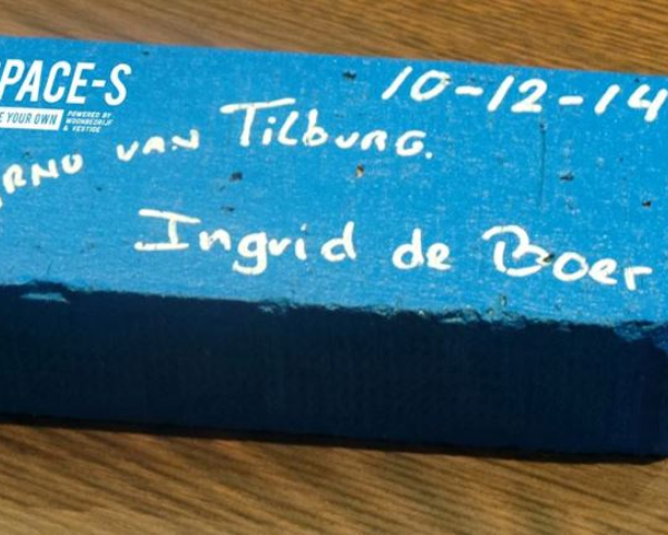 Tekenen contract Blauwe steen 10 dec 2014.JPG