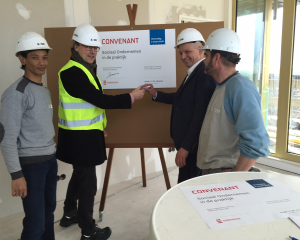 Tekenen convenant SR 2 2 maart 2016.JPG
