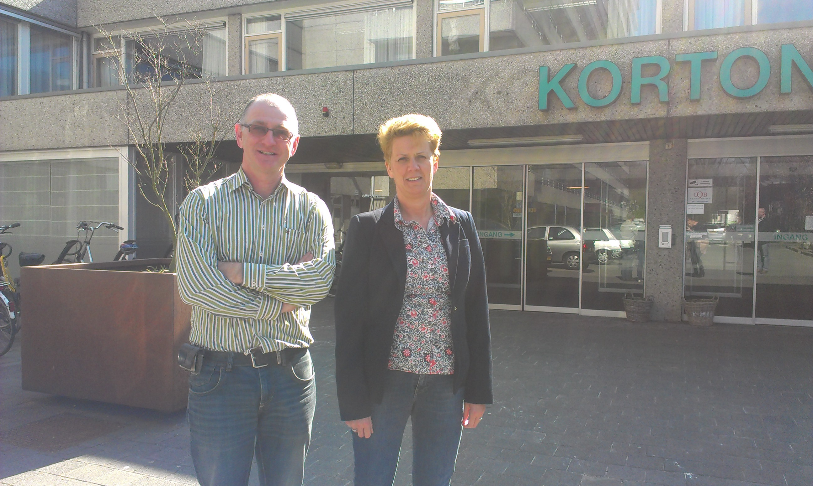 De appartementen zijn opgeleverd aan vertegenwoordigers van Vitalis 2 april 2013.jpg